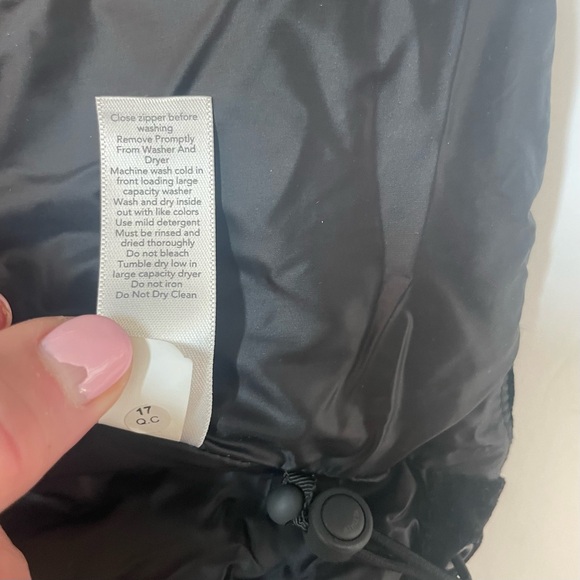 Athleta Lofty Velvet Down Vest Size XS - Picture 11 of 15